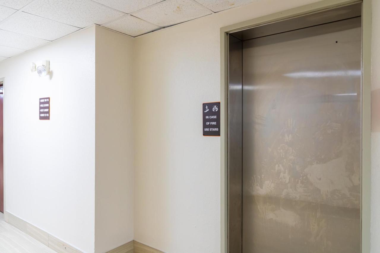 Red Roof Inn Plus+ & Suites Savannah - I-95 Georgetown المظهر الخارجي الصورة